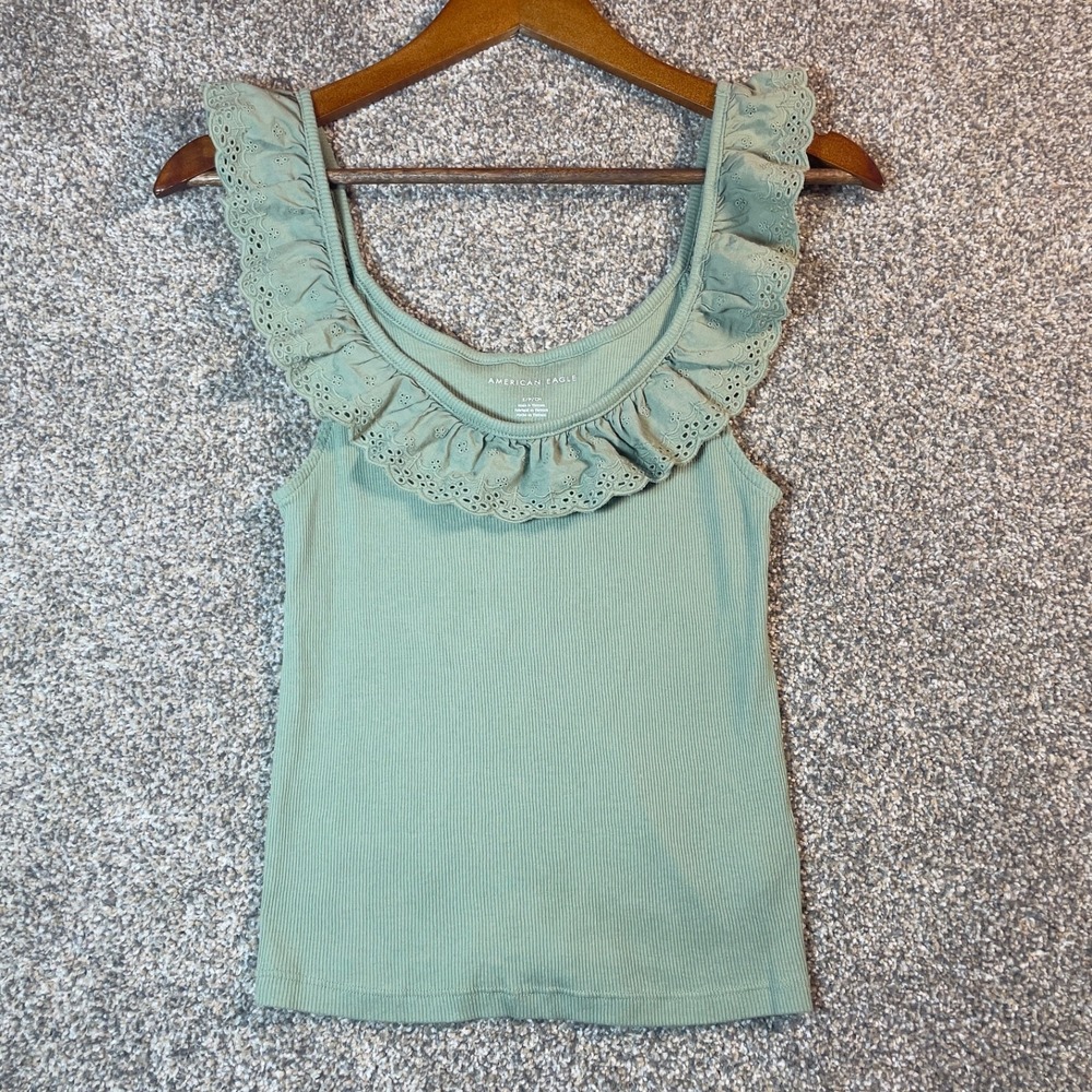 American Eagle Sage Green Eyelet Lace Ruffle Ribbed Tank Top Small‎ Womens